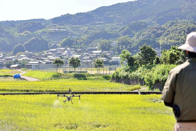 鹿児島でドローンを飛ばすプロ